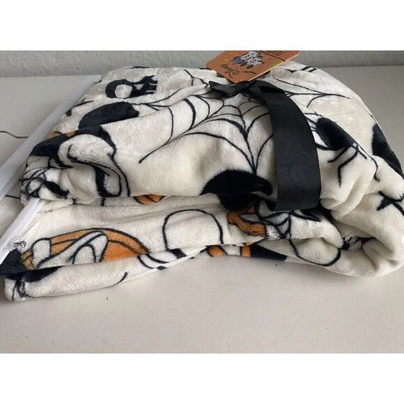 Disney Halloween Mickey Minnie Mouse Pumpkin Throw Blanket 50"x70" Spider Skull - Picture 10 of 13